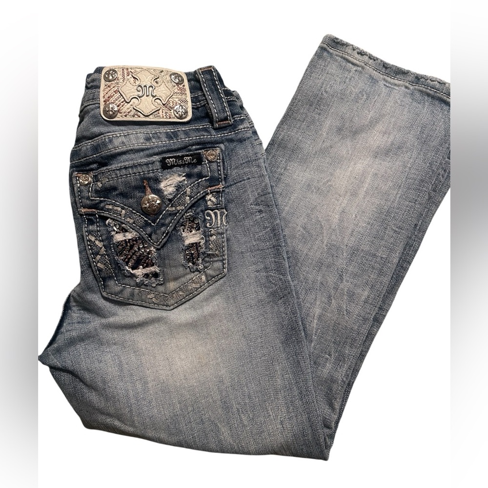 Miss Me, Light Wash, Mid-Rise Crop Jeans